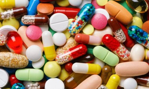 Медицинская помощь начинается с приема медикаментозных средств при интоксикации организма алкогольными напитками по показаниям