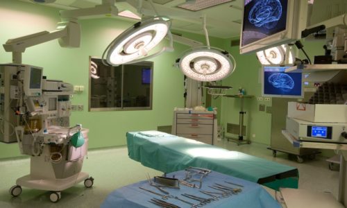 Для облегчения состояния больного и продления его жизни важно сделать правильный выбор медицинского учреждения, оснащенным новейшим оборудованием
